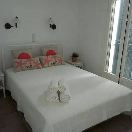 Chez Semiramis Sunrise Serifos 11 Persons *