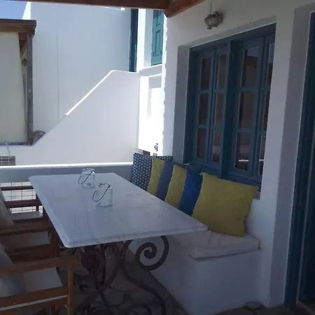 Chez Semiramis Sunrise Serifos 11 Persons 펜션