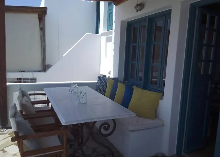 Chez Semiramis Sunrise Serifos 11 Persons Semesterbostad